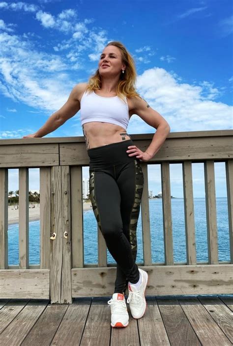 Valentina Shevchenko Sexy Collection (42 Photos + Video)。